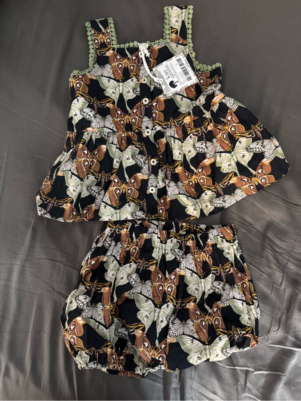 Kate Quinn moth wallpaper - size 4